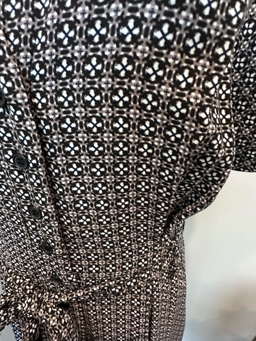Max Studio Black & White Geometric Spot Print V-Neck Tie Waist Jumpsuit M - Picture 4 of 7